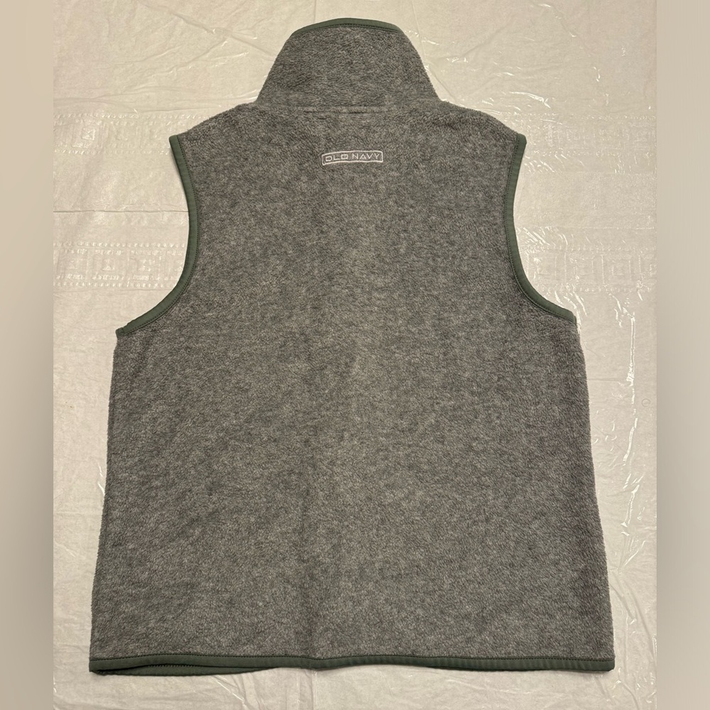 2 Old Navy Fleece Zip Up Vests Size Small - Picture 9 of 9